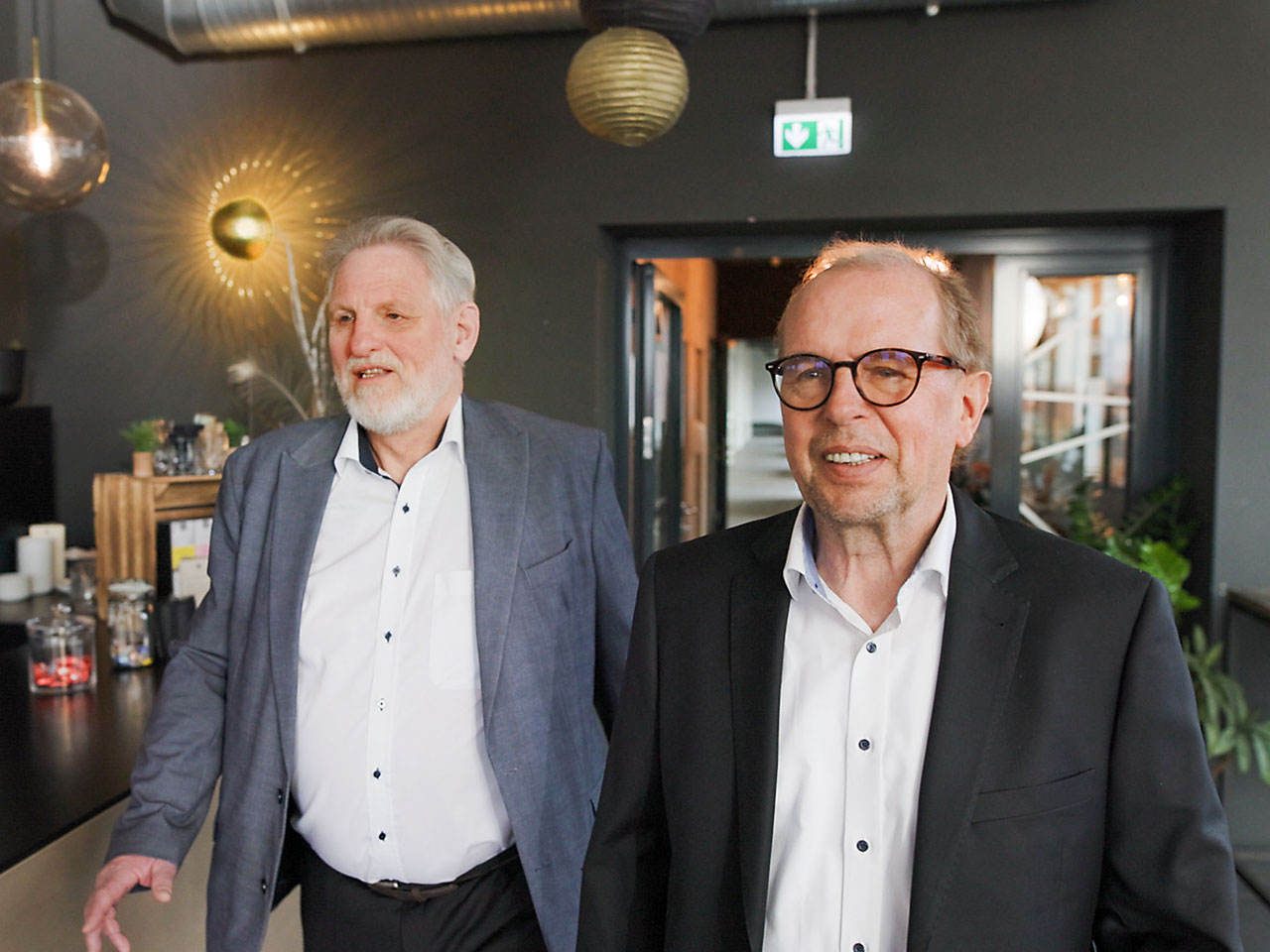Die Passionals Werner Lessmann (links) und Jürgen Wöst (rechts) auf dem Weg zu einem Termin.